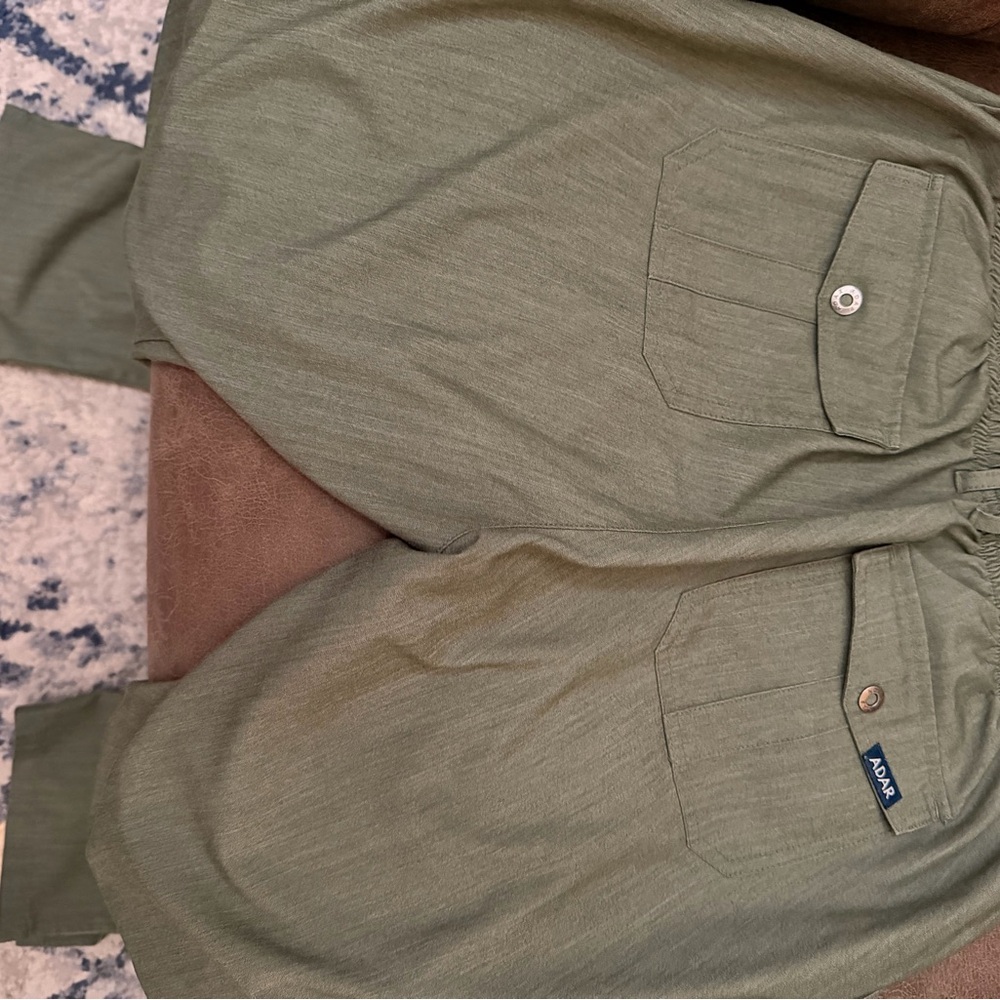 Adar Pro Olive Green Women’s Scrub Set - Top & Pants - Picture 3 of 11